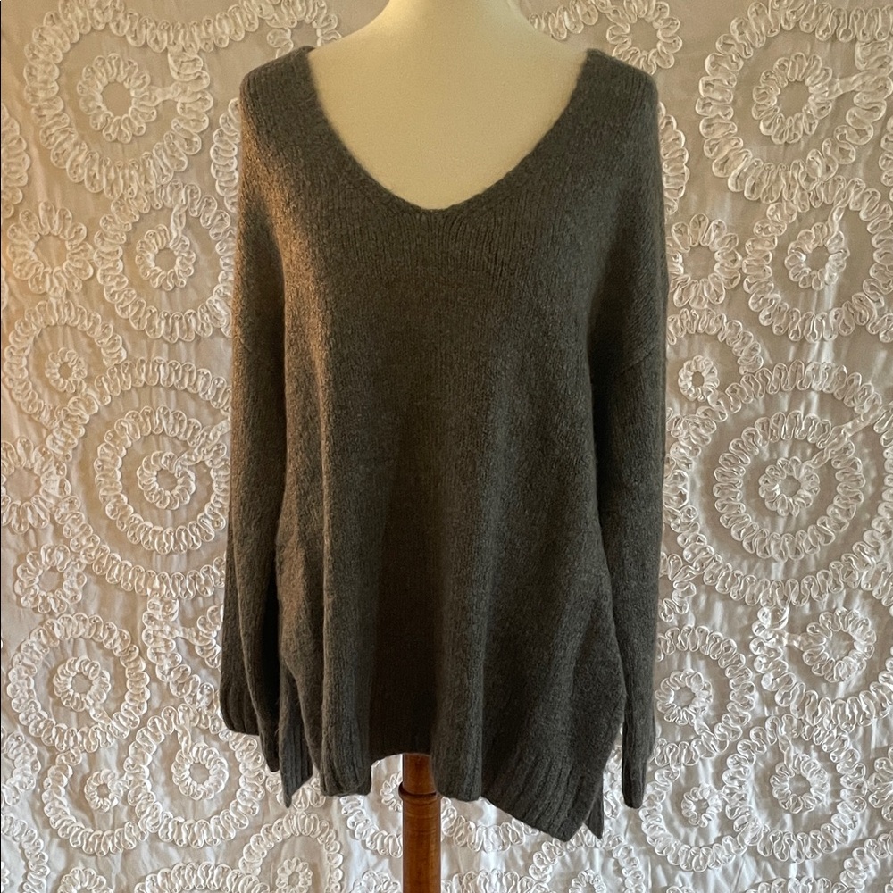 Z Supply Charcoal V-Neck Weekender Sweater Thick & Warm